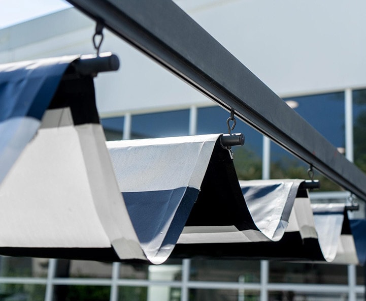 retractable-awning